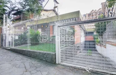 Casa com 5 quartos à venda na rua silveiro, 589, menino deus, porto alegre, 260 m2 por r$ 859.000