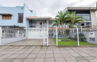 Casa com 4 quartos à venda na rua doutor barcelos, 2628, tristeza, porto alegre, 308 m2 por r$ 1.268.000