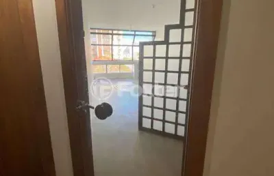 Sala comercial com 1 sala à venda na avenida taquara, 438, petrópolis, porto alegre, 38 m2 por r$ 160.000