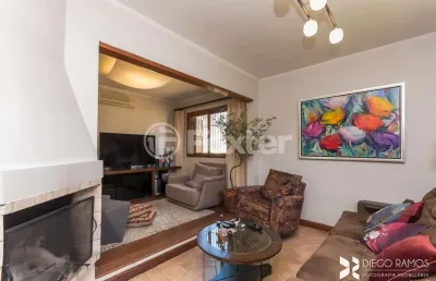 Casa com 3 quartos à venda na avenida general barreto viana, 303, chácara das pedras, porto alegre, 185 m2 por r$ 1.330.000