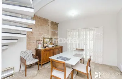 Casa comercial com 2 salas à venda na rua matias josé bins, 410, três figueiras, porto alegre, 224 m2 por r$ 1.900.000
