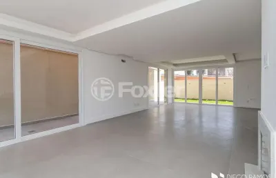 Casa com 3 quartos à venda na rua coroados, 675, vila assunção, porto alegre, 288 m2 por r$ 1.752.000