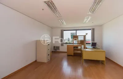 Sala comercial com 1 sala à venda na avenida plínio brasil milano, 805, auxiliadora, porto alegre, 34 m2 por r$ 243.000