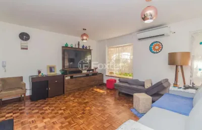 Casa em condomínio fechado com 3 quartos à venda na rua landel de moura, 830, tristeza, porto alegre, 133 m2 por r$ 659.000