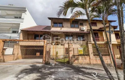 Casa com 5 quartos à venda na rua chafic joão scaf, 137, jardim itu sabará, porto alegre, 470 m2 por r$ 2.014.000