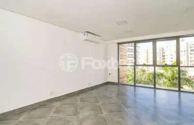 Sala comercial com 1 sala à venda na avenida wenceslau escobar, 2714, cristal, porto alegre, 33 m2 por r$ 445.000