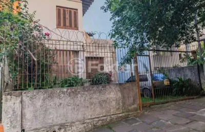 Casa com 2 quartos à venda na rua coronel paulino teixeira, 269, rio branco, porto alegre, 181 m2 por r$ 1.200.000