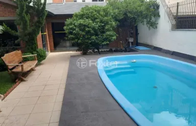 Casa com 2 quartos à venda na avenida lageado, 674, petrópolis, porto alegre, 263 m2 por r$ 2.327.500