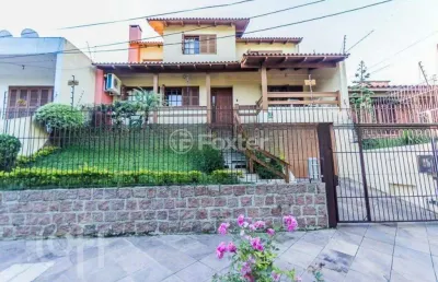 Casa com 4 quartos à venda na rua professor bertrand russel, 158, vila ipiranga, porto alegre, 380 m2 por r$ 1.470.000