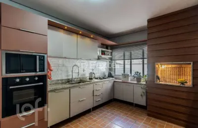 Casa com 2 quartos à venda na rua pedro waine, 176, santa maria goretti, porto alegre, 216 m2 por r$ 680.000