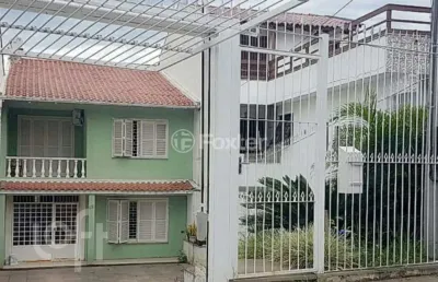 Casa com 4 quartos à venda na rua coronel antenor amorim, 93, bom jesus, porto alegre, 239 m2 por r$ 530.000