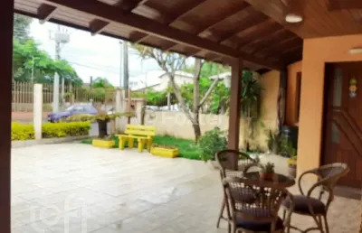 Casa com 3 quartos à venda na avenida presidente vargas, 1849, arquipélago, porto alegre, 327 m2 por r$ 720.000