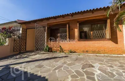 Casa com 4 quartos à venda na praça frederico ozanam, 76, vila ipiranga, porto alegre, 144 m2 por r$ 850.000