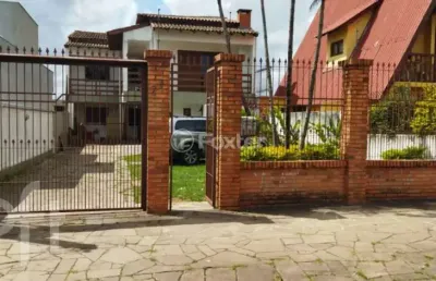 Casa com 7 quartos à venda na rua general telino chagastelles, 75, parque santa fé, porto alegre, 270 m2 por r$ 628.000