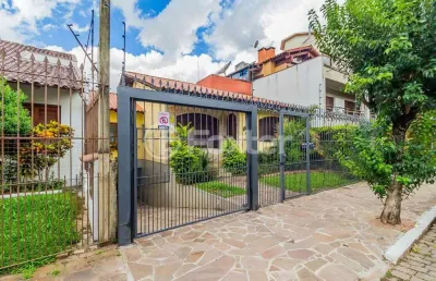 Casa comercial com 1 sala à venda na rua eurico lara, 350, medianeira, porto alegre, 217 m2 por r$ 1.500.000