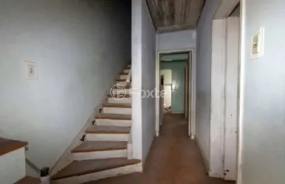 Casa com 5 quartos à venda na rua tiradentes, 114, moinhos de vento, porto alegre, 144 m2 por r$ 425.000