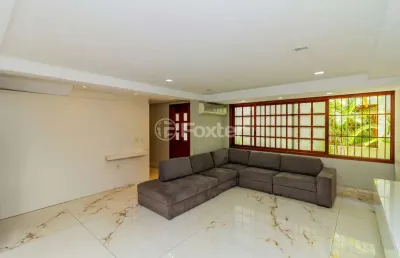 Casa em condomínio fechado com 3 quartos à venda na alameda emílio de menezes, 60, três figueiras, porto alegre, 271 m2 por r$ 2.000.000