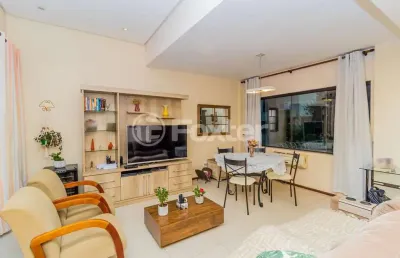 Casa em condomínio fechado com 4 quartos à venda na rua liberal, 1300, camaquã, porto alegre, 194 m2 por r$ 610.000