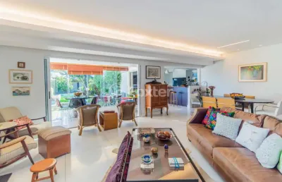 Casa com 4 quartos à venda na rua curupaiti, 113, cristal, porto alegre, 594 m2 por r$ 2.516.550