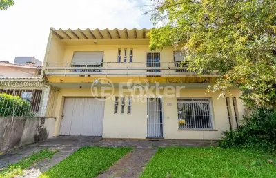 Casa com 3 quartos à venda na avenida teixeira mendes, 315, chácara das pedras, porto alegre, 212 m2 por r$ 850.000