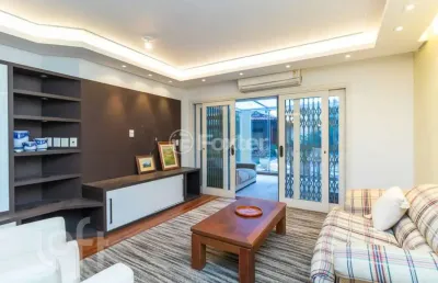 Casa com 4 quartos à venda na rua coronel paulino teixeira, 325, rio branco, porto alegre, 272 m2 por r$ 1.600.000