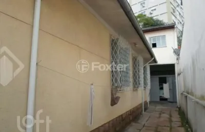 Casa com 3 quartos à venda na rua doutor voltaire pires, 885, santo antônio, porto alegre, 200 m2 por r$ 700.000