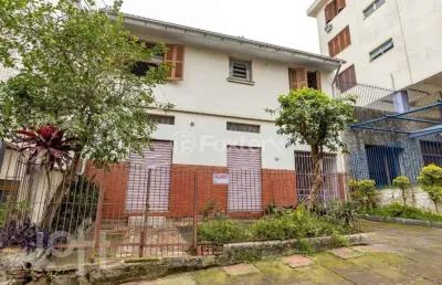 Casa com 3 quartos à venda na travessa jundiaí, 2177, higienópolis, porto alegre, 210 m2 por r$ 896.000