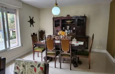 Casa com 3 quartos à venda na avenida iguassu, 223, petrópolis, porto alegre, 360 m2 por r$ 1.591.000