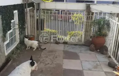 Casa com 2 quartos à venda na rua nunes, 35, medianeira, porto alegre, 57 m2 por r$ 470.000