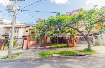 Casa com 5 quartos à venda na rua miracema, 287, chácara das pedras, porto alegre, 380 m2 por r$ 1.800.000