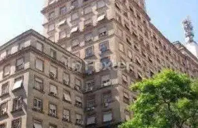 Sala comercial com 1 sala à venda na avenida borges de medeiros, 410, centro histórico, porto alegre, 62 m2 por r$ 250.000