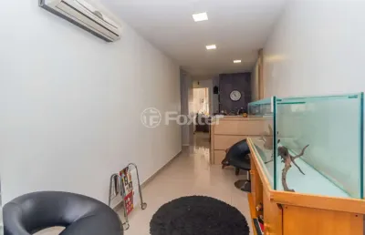Sala comercial com 1 sala à venda na avenida independência, 172, independência, porto alegre, 55 m2 por r$ 270.000