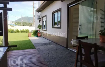 Casa com 3 quartos à venda na avenida das constelações, 997, são joão do rio vermelho, florianópolis, 123 m2 por r$ 980.000