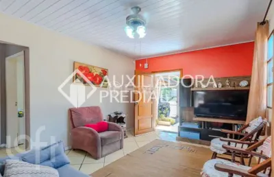 Casa com 2 quartos à venda na rua teotônia, 273, camaquã, porto alegre, 132 m2 por r$ 500.000