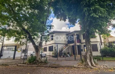Casa com 5 quartos à venda na rua abílio miller, 53, jardim itu sabará, porto alegre, 244 m2 por r$ 800.000