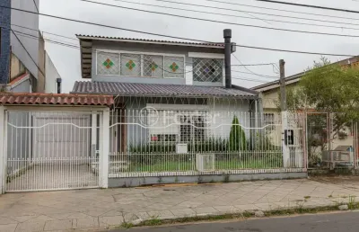 Casa com 3 quartos à venda na alameda três de outubro, 232, sarandi, porto alegre, 240 m2 por r$ 815.000
