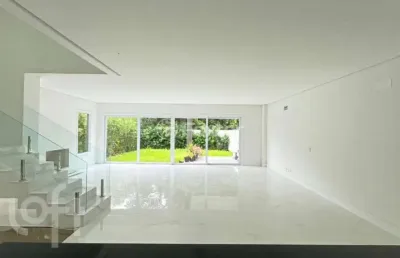 Casa em condomínio fechado com 3 quartos à venda na rua doutor ney de castilhos ferreira, 300, pedra redonda, porto alegre, 276 m2 por r$ 2.045.900