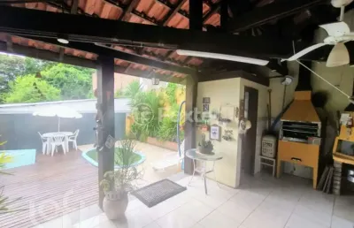 Casa com 3 quartos à venda na rua irmão inocêncio luís, 601, jardim itu sabará, porto alegre, 275 m2 por r$ 940.000