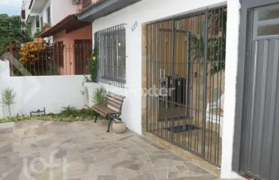 Casa com 2 quartos à venda na rua machado de assis, 630, jardim botânico, porto alegre, 96 m2 por r$ 549.000