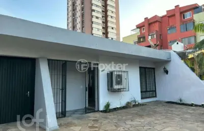 Casa com 3 quartos à venda na rua matias josé bins, 1631, chácara das pedras, porto alegre, 170 m2 por r$ 980.000