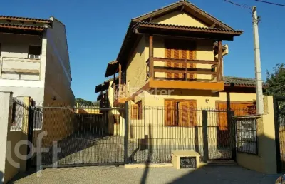Casa com 2 quartos à venda na rua oiampi, 100, guarujá, porto alegre, 196 m2 por r$ 490.000