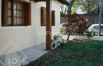 Casa com 5 quartos à venda na rua coelho da costa, 215, nonoai, porto alegre, 211 m2 por r$ 850.000