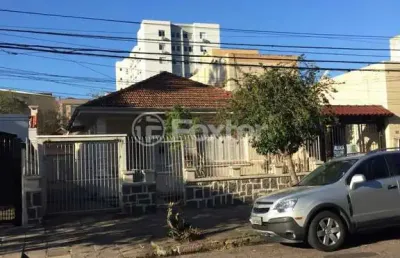 Casa com 3 quartos à venda na rua dona cecília, 28, medianeira, porto alegre, 160 m2 por r$ 1.000.000