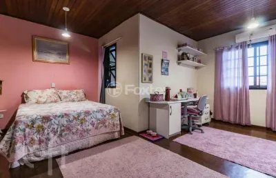Casa com 4 quartos à venda na rua três passos, 107, passo da areia, porto alegre, 290 m2 por r$ 999.000