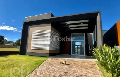 Casa em condomínio fechado com 4 quartos à venda na avenida paraguassu, 7041, centro, capão da canoa, 180 m2 por r$ 1.490.000