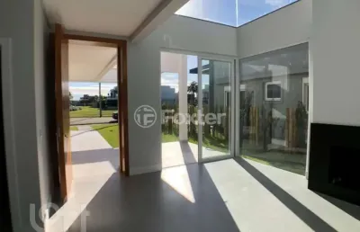 Casa em condomínio fechado com 4 quartos à venda na estrada estrada do mar, 1, centro, capão da canoa, 300 m2 por r$ 1.900.000
