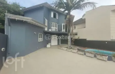 Casa com 3 quartos à venda na rua padre teobaldo leopoldo frantz sj, 240, cristo rei, são leopoldo, 239 m2 por r$ 958.000