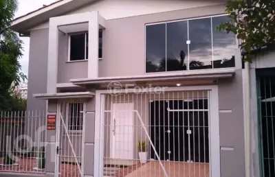 Casa com 3 quartos à venda na rua catu, 25, rio branco, novo hamburgo, 160 m2 por r$ 699.000