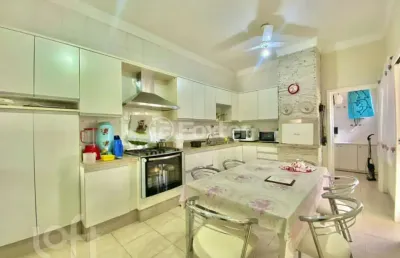 Casa com 4 quartos à venda na rua corticeira, 397, hípica, porto alegre, 249 m2 por r$ 980.000