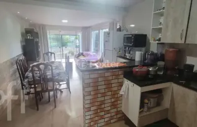 Casa com 2 quartos à venda na rua oito mil e treze, 333, lageado, porto alegre, 122 m2 por r$ 399.000